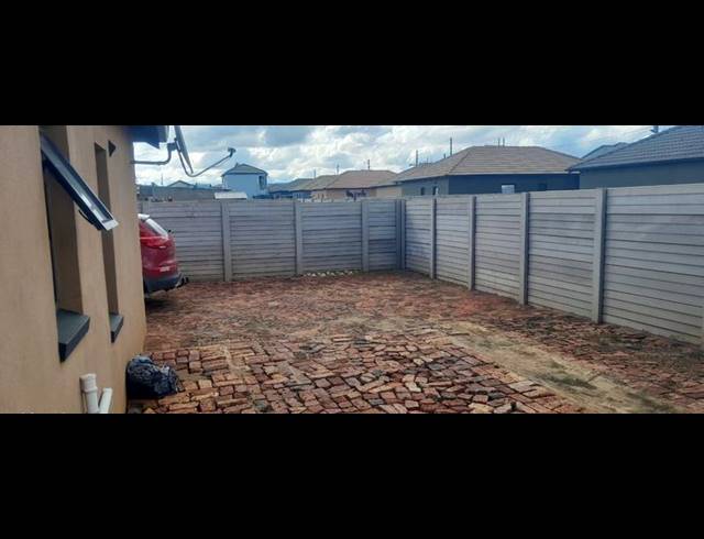 3 BEDROOM HOUSE FOR SALE IN PROTEA GLEN